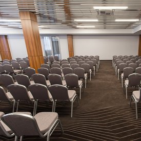 Современный, стильный,  конференц-зал вместимостью до 200 человек